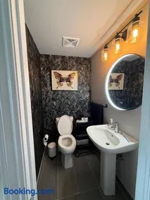 Oakville Townhouse Amazing Rooftop - Image 3