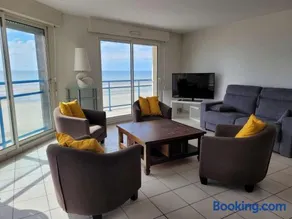 Magnifique Appartement Face Mer avec 2 Balcons, Terrasse et Ascenseur - FR-1-672-4 - Image 2