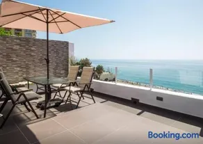 Beachfront Bungalow Apartment - Image 5