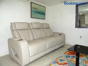 Cozy 1 Bed Apt in Randolph - Image 2
