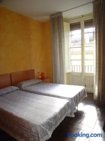Hostal Adarnius - Image 2