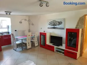 Apartment Chuck - Image 1