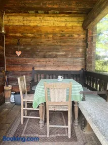 Cozy Log Cabin near Faaker See - Image 3