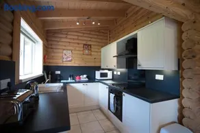 Quail Lodge - Nordic Log Cabin - Image 5