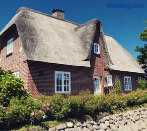 Eidumhaus, freistehendes Reetdachhaus mit Garten in Strandnähe - Image 2