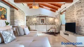 Beautiful Villa Cartolina with pool in Buje - Image 3