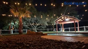 The Blue Oasis - Palm & Pool Retreat - Image 2