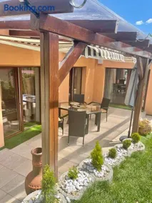 Luxus Resort - Zupko - Image 1