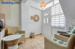 Jo's Guesthouse, Benitses - Image 2