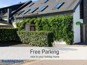 PAULIS cozy 4-bedroom vacation home - with 4 bathrooms sun terrace & sauna, nice to hike & bike, to chil & meet - Image 2