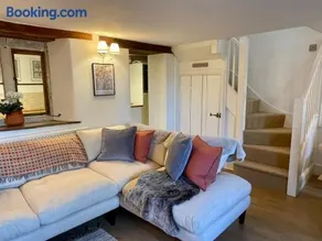 HEBE COTTAGE - Idyllic and homely with attention to detail - Image 1