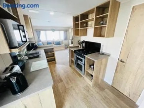 3 Bedroom Caravan CW132, Whitecliff Bay, Bembridge, Isle of Wight - Image 3