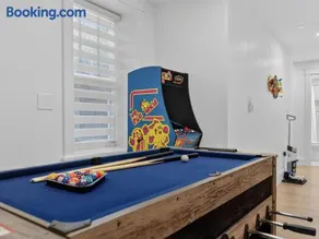 4BR 3Bath Game Room Harvard MIT Apt - Image 2