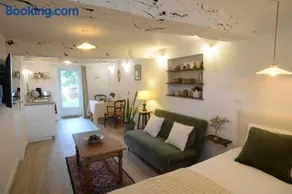 Studio rénové calme avec extérieur proche Rennes - Image 1
