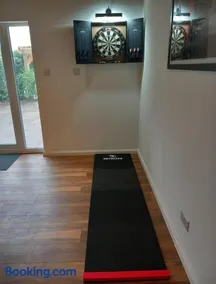 The Lodge - luxurious country stay with Hot tub, Games room and Gym - Image 5
