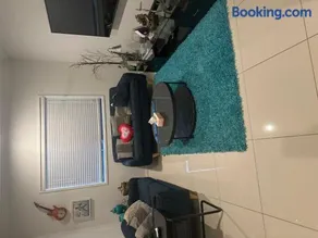 Cozy Room Rental in Caloundra West with Private Facilities - Image 4