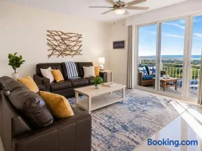 NEW Oceanfront Resort Condo Pool Beach - Image 2