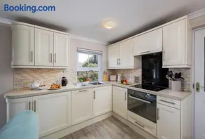 The Gatehouse Apartment - Image 3