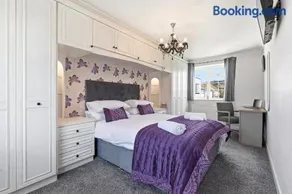 Silver Seas Coastal Home Sleeps 6 Parking Dog Friendly Near The Naze - Image 2