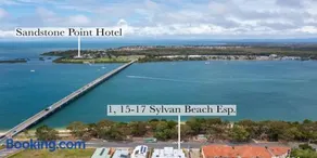 Keith's on Sylvan Beach, 1 of the 3 most popular units on Bribie - Image 3