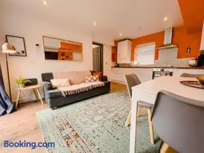 Flat 4 - Broadhurst Court - Cosy Apt- Sleep 4 - Free parking - Image 2