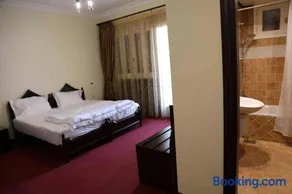 Quartier Suisse Hotel - Image 2