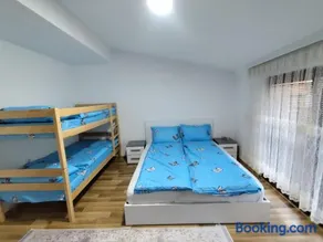 White Apartment - Image 4