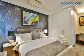 Menlyn apartment with ensuit Regency Hotel - Image 5
