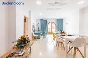 Grand Villa Valencia - 8 min to Center by Metro - Image 3