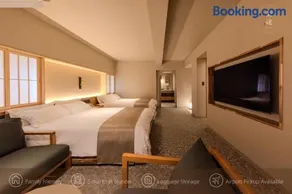 Racto Hotel Higashijujo Omomuki 楽途ホテル 東十条 趣 - Image 1