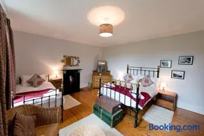 The Old Vicarage with hot-tub & sauna - Image 5
