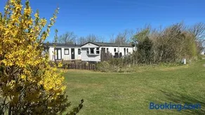 Ferienhäuschen direkt am Wasser Nr 80 5 Ferienpark de Watersnip Strandnah am Wasser gelegen - Image 1