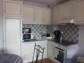Two rooms appartment in residence with pool - Image 3