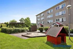 One Large Room with 3 single beds - Image 5