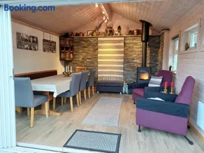 Moderne hytte på Tingvoll nær sjø og turterreng - Image 3