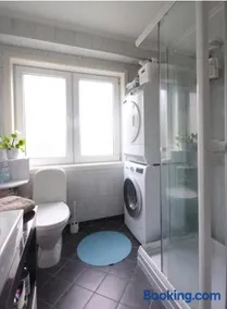 Women Only - Guestroom in centre of Førde town - Image 4
