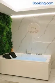 Suite Maiora - Premium - Vue Loire & Spa - Image 4