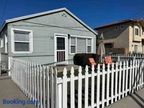 Entire Home by Newport Beach, Disneyland and SNA! - Image 3