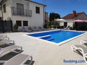 Viktor rooms and apartments - Image 2