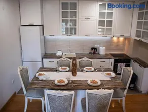 Lux Apartment Rose - Elite 74m2 - Image 3