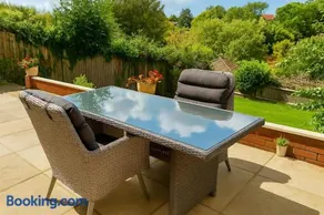 The Nest-Free Parking Cosy Studio, M40 access, underfloor heating - Image 2