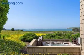 Breathtaking Views of the Pacific Ocean Rooftop Balcony Gourmet Kitchen and Hot Tub overlooking Golf Course - Image 3