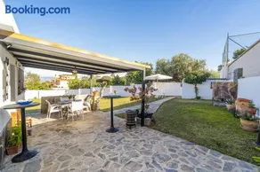 Cubo's Cortijos del Sol Mayoral House - Image 3