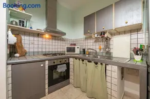 Gio's Gio's House - Image 3