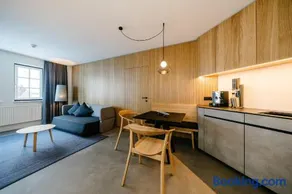 Suite, shower, toilet, ground floor - Image 1