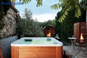 Angel Holiday home - Image 1