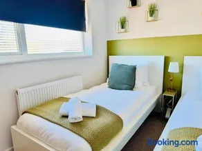 JADE - Cambridge Rental with Garden and BBQ, Near City Centre - Image 5