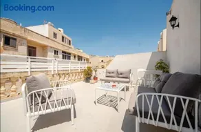 Room 2 min walk from Mdina Townhouse - Image 3