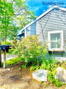 2-bed rm house on the lake - Image 2