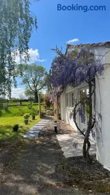 Gîtes de charme "l'écrin de Vendée" jacuzzi privatif, piscine chauffée, prestations bien être, vélos à 10 mn de l'océan sur 3,5 h de verdure - Image 4